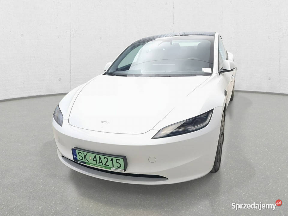 Tesla Model 3 Komorniki