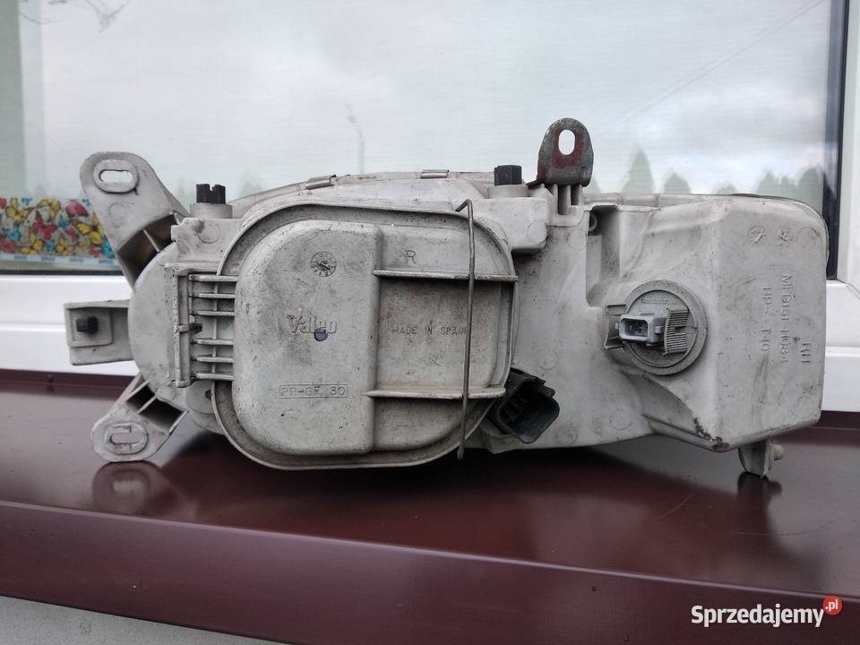 Ford Escort MK7 VII lampa przednia prawa Sieradz