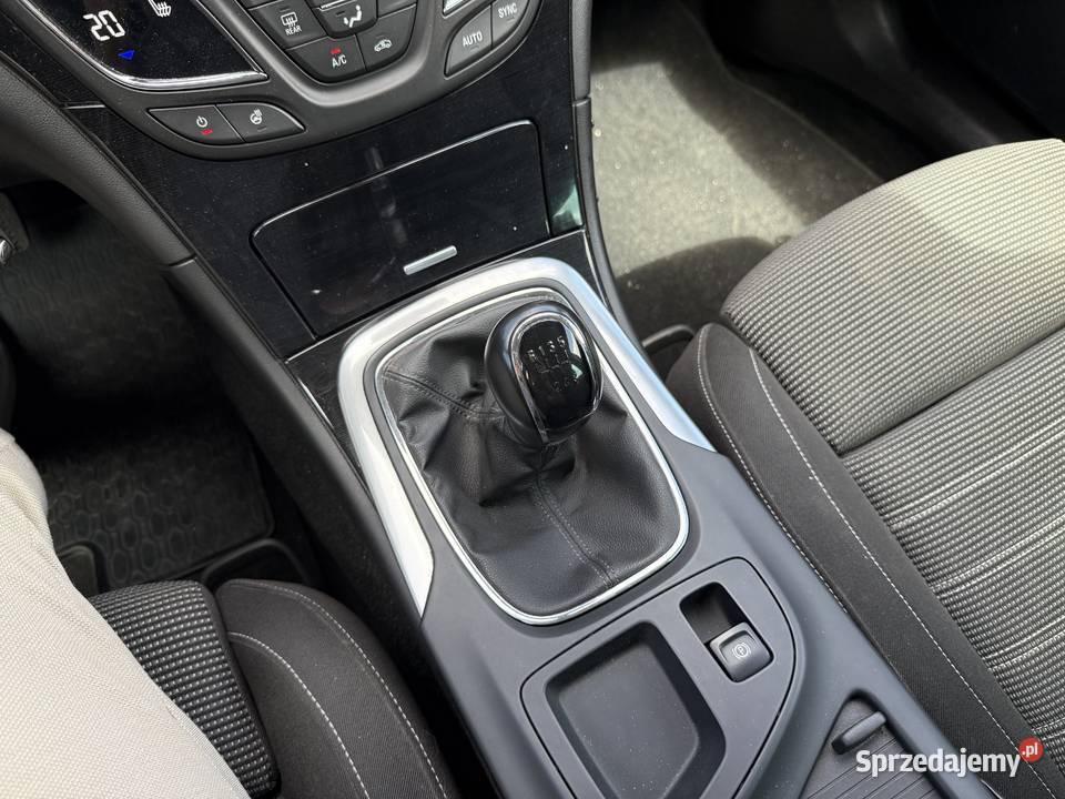 Opel Insignia 16 BENZYNA Zarejestrowana Długie