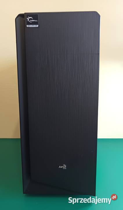 Komputer stacjonarny i79700K 16GB RAM SSD NVMe sprzedam