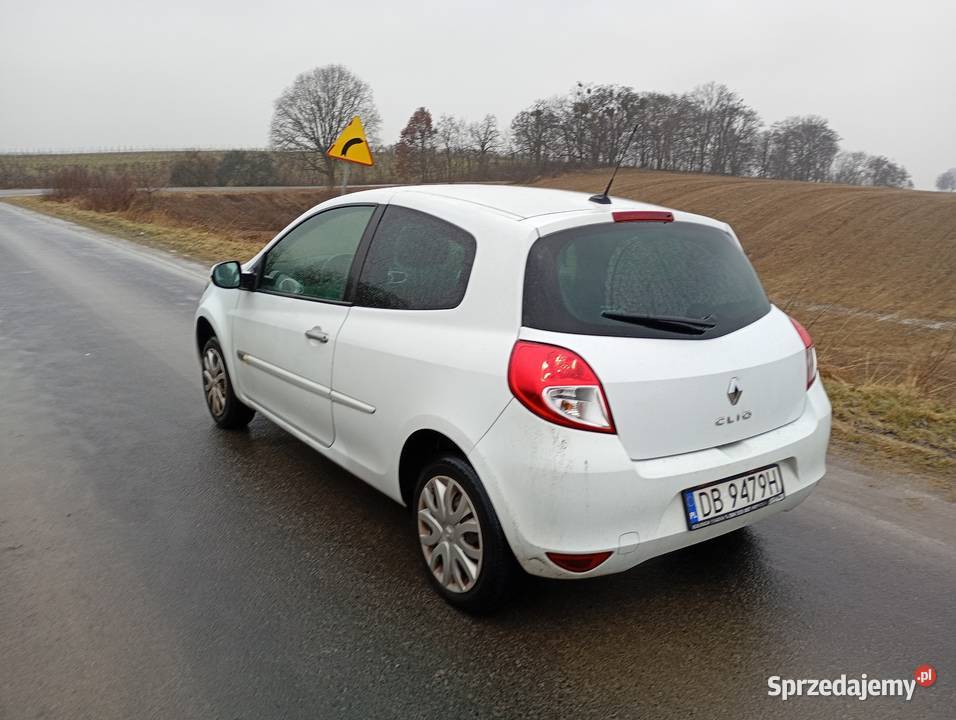 Renaulta Clio 3 12 benzyna 2009r 75KM Trzebnica sprzedam