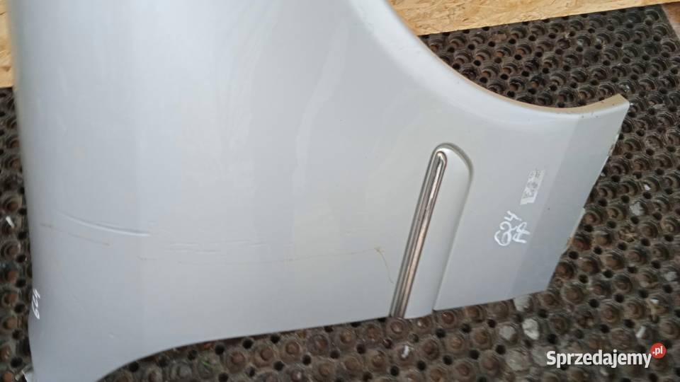MERCEDES W215 BŁOTNIK PRZÓD PRAWY 744 Zbierkowo