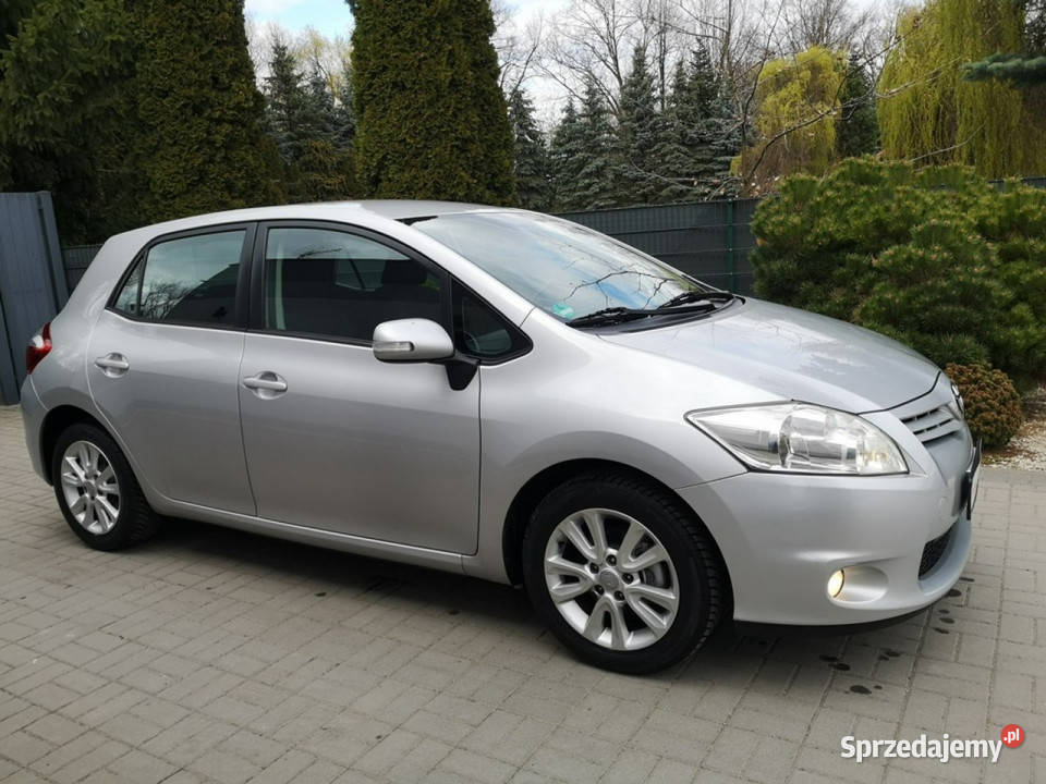 Toyota Auris 16 Benzyna 132 Klimatr LIFT Isofix manualna