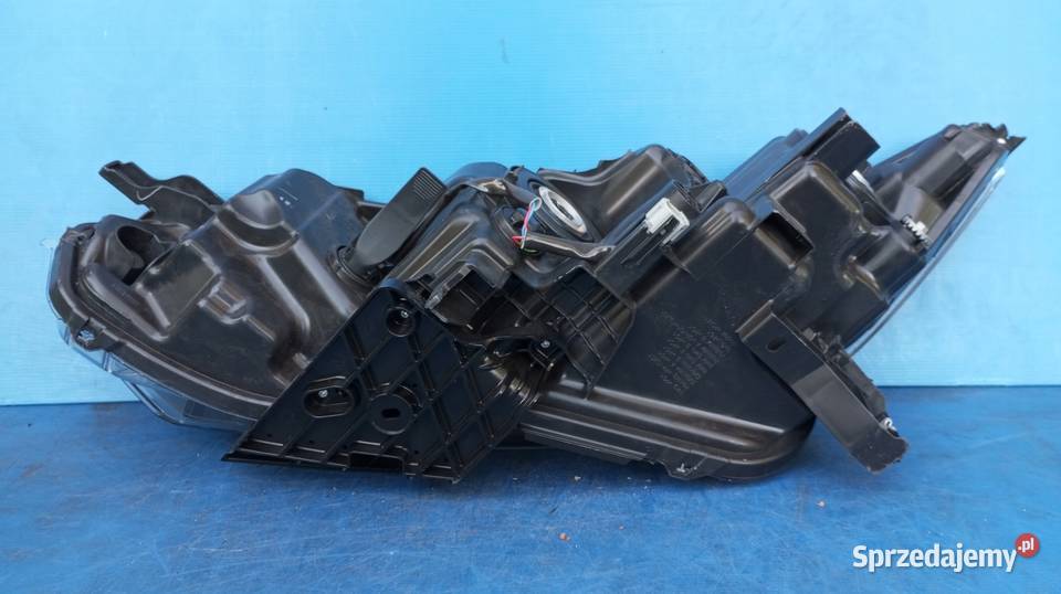 LAMPA PRAWY PRZÓD REFLEKTOR EU LED NISSAN osobowe Nowy Tomyśl