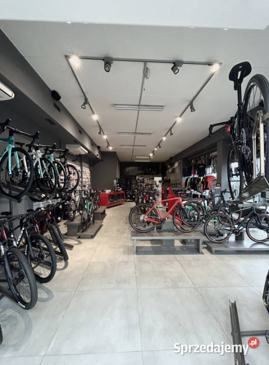 LOKAL USŁUGOWY 135m2 z witryną i parkingiem 135m2 Wrocław sprzedam
