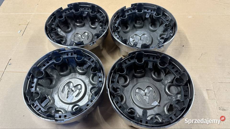 Dekle Dodge Ram do felg na osiem śrub Wejherowo