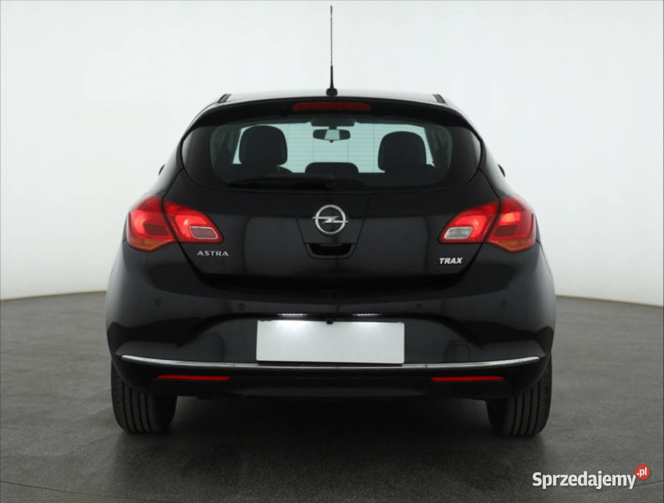 Opel Astra 14 T czujnik parkowania