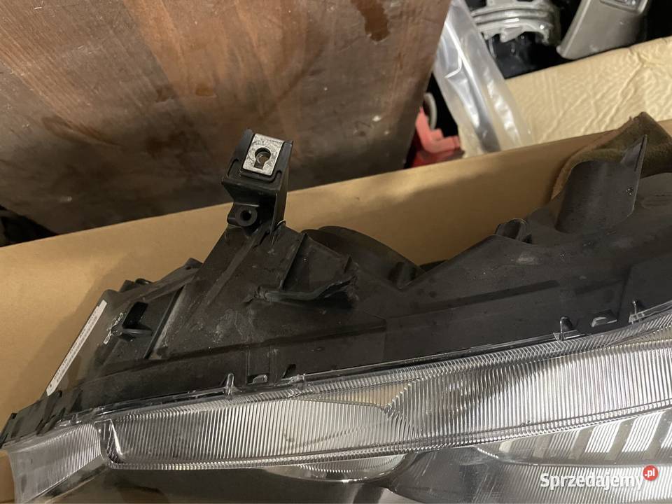 Honda Civic VIII sedan reflektor lewy lampy przednie Kozubszczyzna