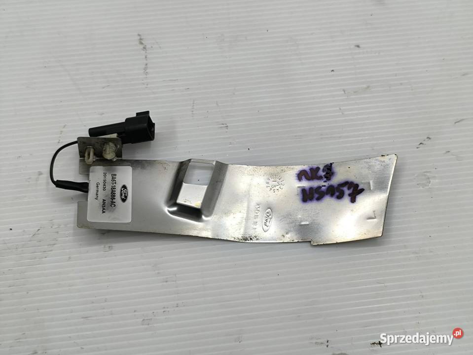 ANTENA WZMACNIACZ FORD FIESTA MK7 LIFT 10