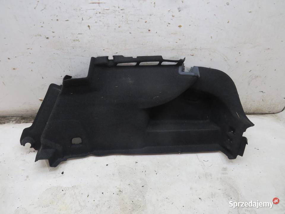 BOCZEK BAGAŻNIKA PRAWY SEDAN PASSAT B8 osobowe sprzedam