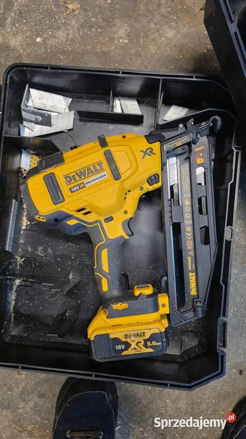 sztyfciarka kątowa to DeWalt DCN660 Kęty