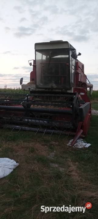 International kombajn 933