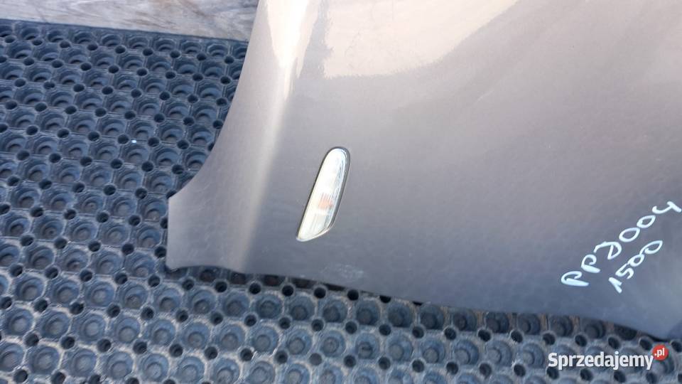 BMW 1 E87 LIFT BŁOTNIK PRZÓD PRAWY A52 Błotniki