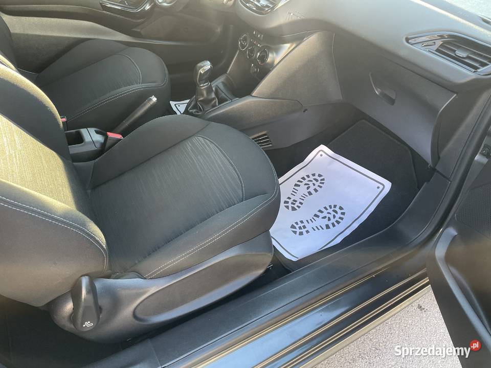 Peugeot 208 ekonomiczna benzyna nawigacja podkarpackie Rzeszów
