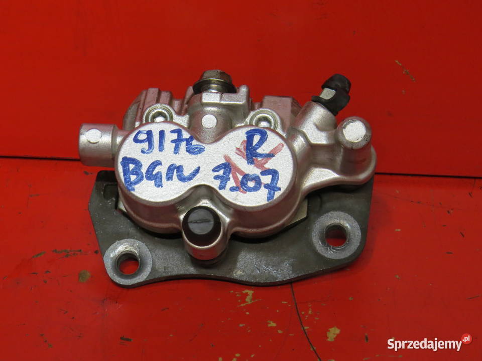 SUZUKI BURGMAN 400 250 07 k7 zacisk hamulca