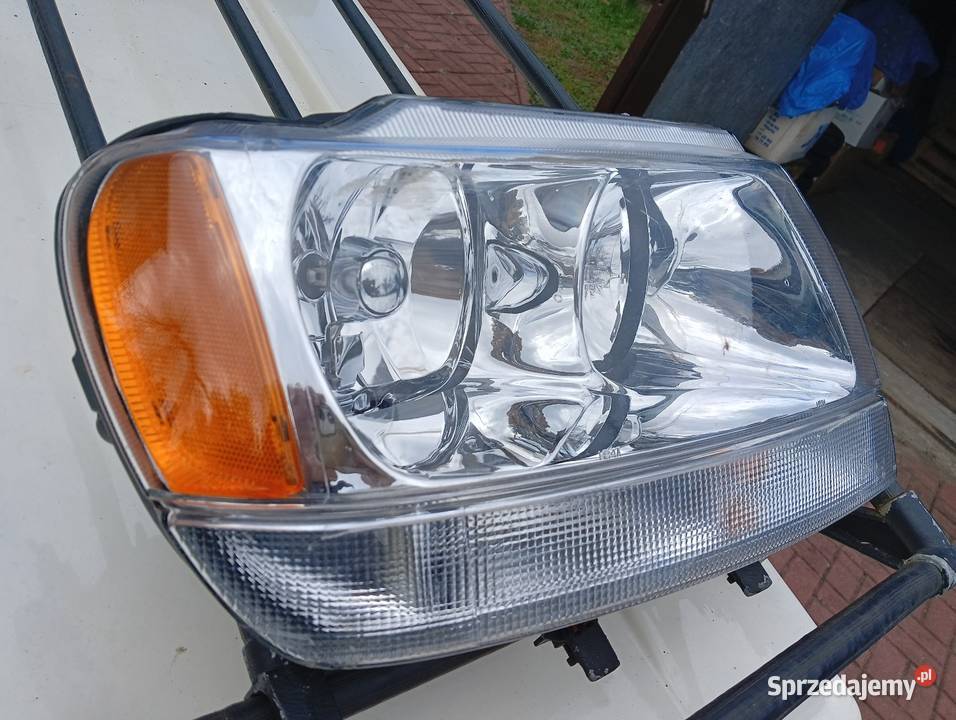 Lampa prawa jeep grand Cherokee Lampy przednie