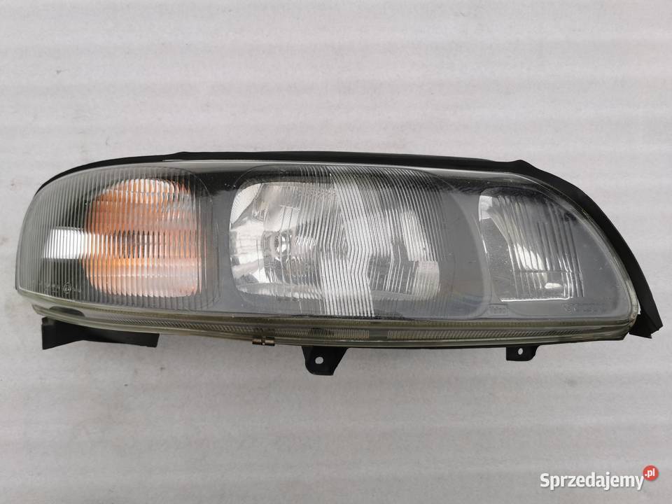 Lampa Prawy Przód Przednia Prawa Volvo S60 V70 Lampy przednie Wyszków sprzedam