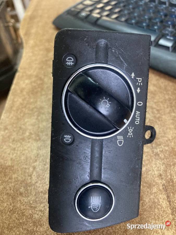 WŁĄCZNIK PRZEŁĄCZNIK ŚWIATEŁ MERCEDES 2115450104 Rakoniewice