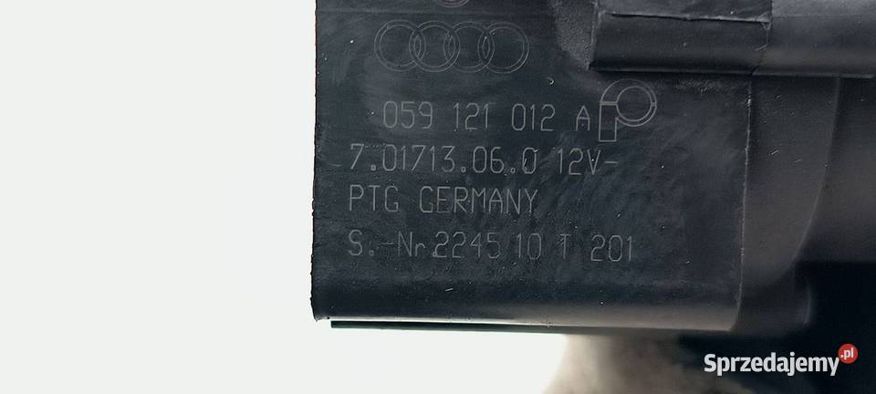 POMPA WODY AUDI A8 D4 059121012A Lipno