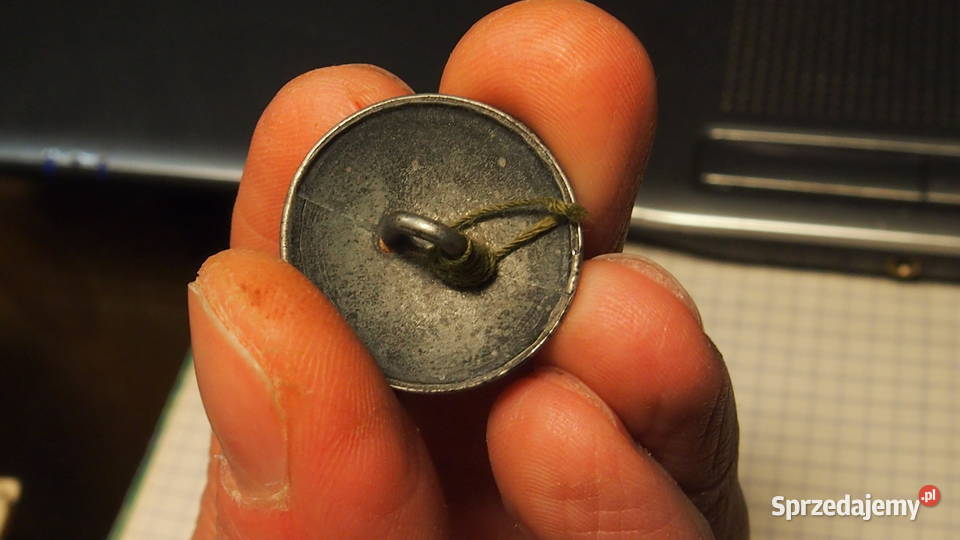 Guzik wojskowy PRL 25 mm stalowy płaszcza Tychy