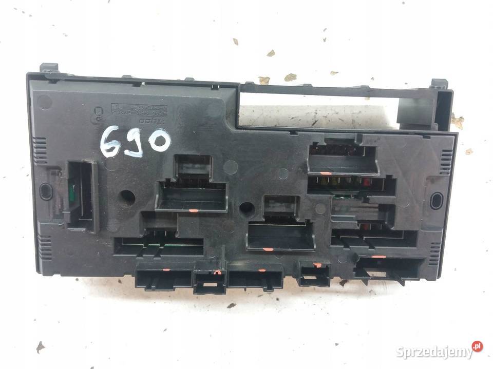 SKRZYNKA BEZPIECZNIKÓW 9234421 20 D 183 Bmw Skrzynki bezpieczników sprzedam