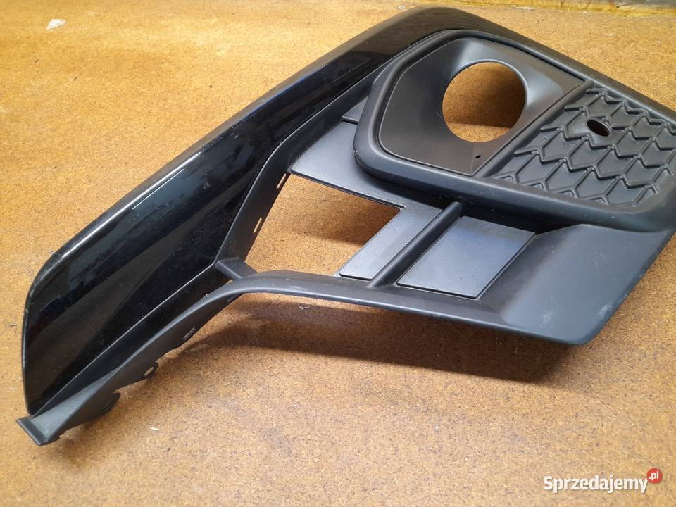 Audi A8 D5 Lift zaślepka kratka prawa zderzaka
