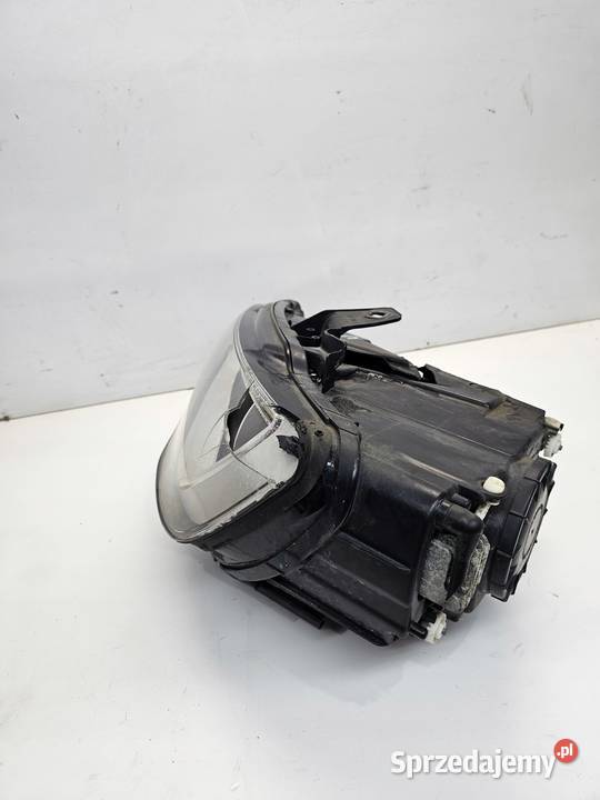 REFLEKTOR XENON LED LEWY AUDI A3 8V 8V0941005A Przystajń sprzedam
