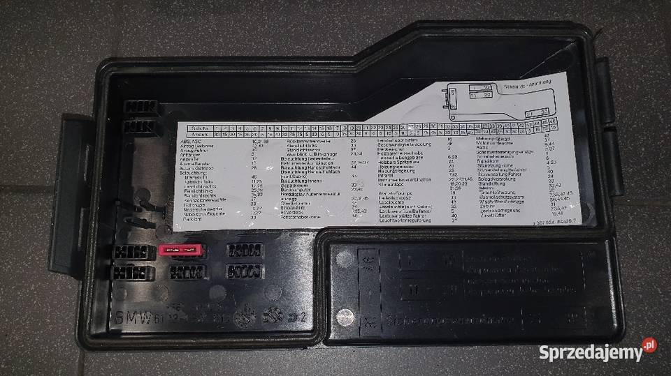 Skrzynka bezpieczników przekaźniki BMW E36 1 387 osobowe