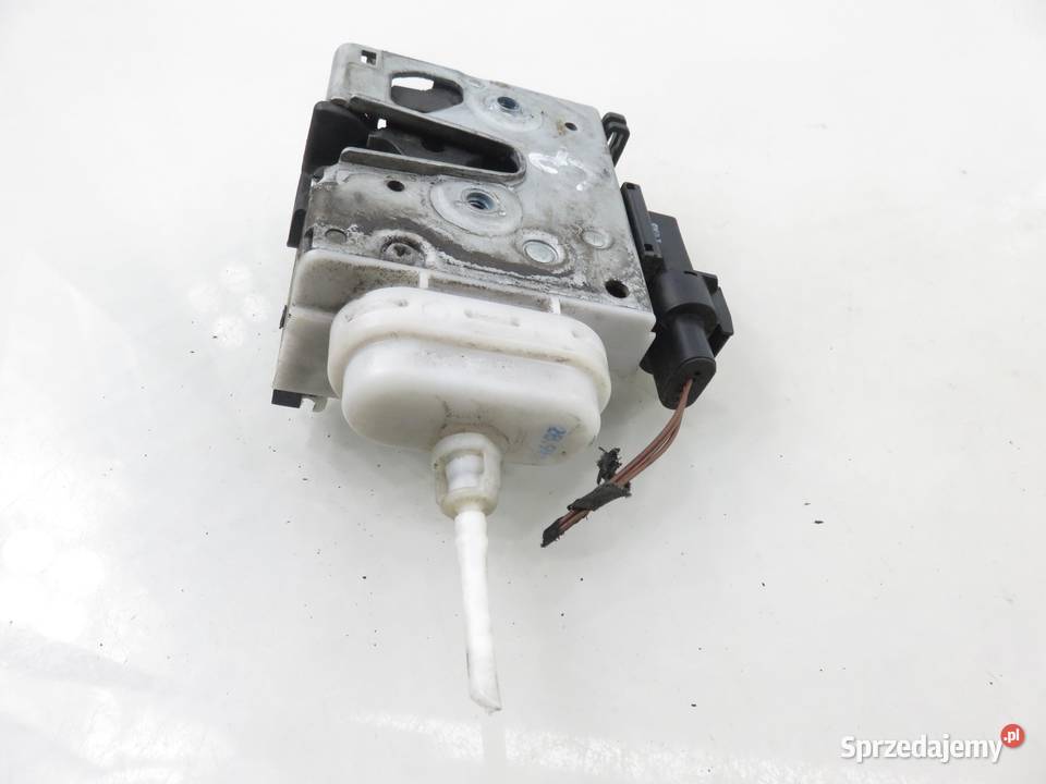 ZAMEK LEWY PRZEDNI AUDI A4 8D2 B5 8D1837015F małopolskie