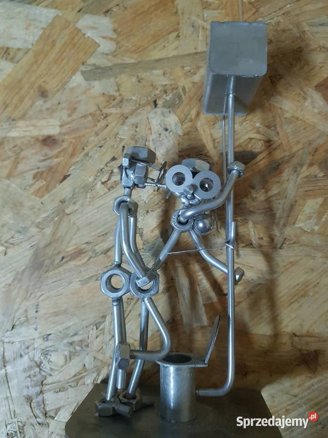 FIGURKA Z METALU WC GAZETA Z ROLKĄ NA PAPIER Głogowa