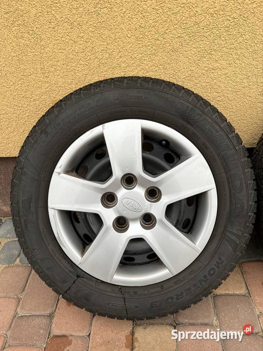 Koła zimowe Kia Venga 195 65 R15 IX20 Żychlin sprzedam