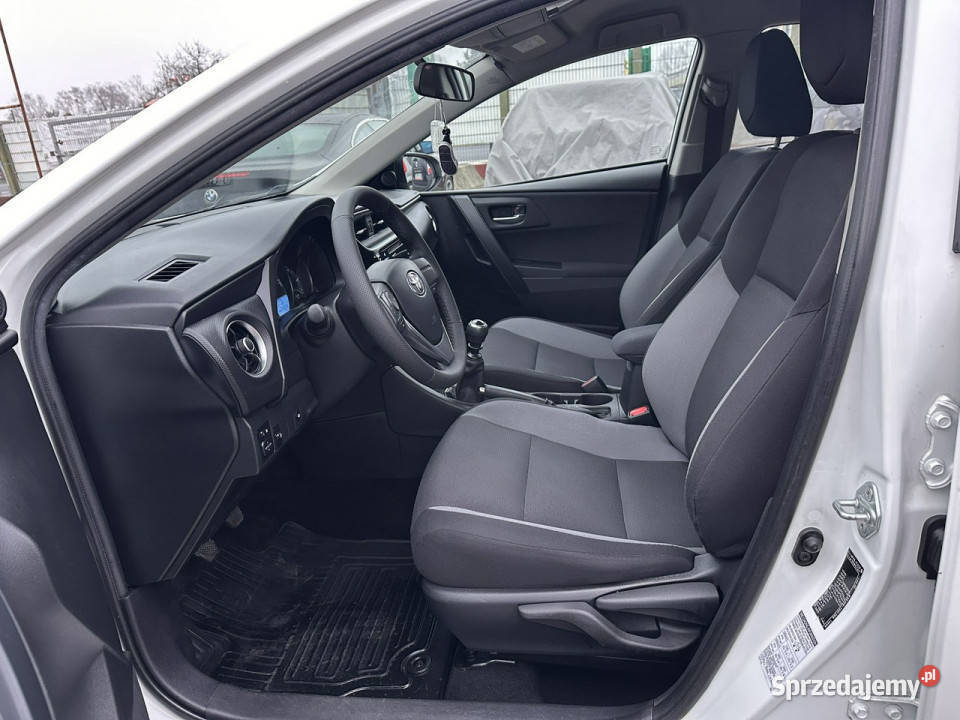 Toyota Auris 133 99 Salon PolskaIWŁFaktura VAT komputer pokładowy mazowieckie
