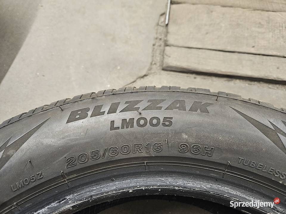 2 20560 R16 96H Bridgestone Blizzak LM005 520mm Samochodowe Katowice