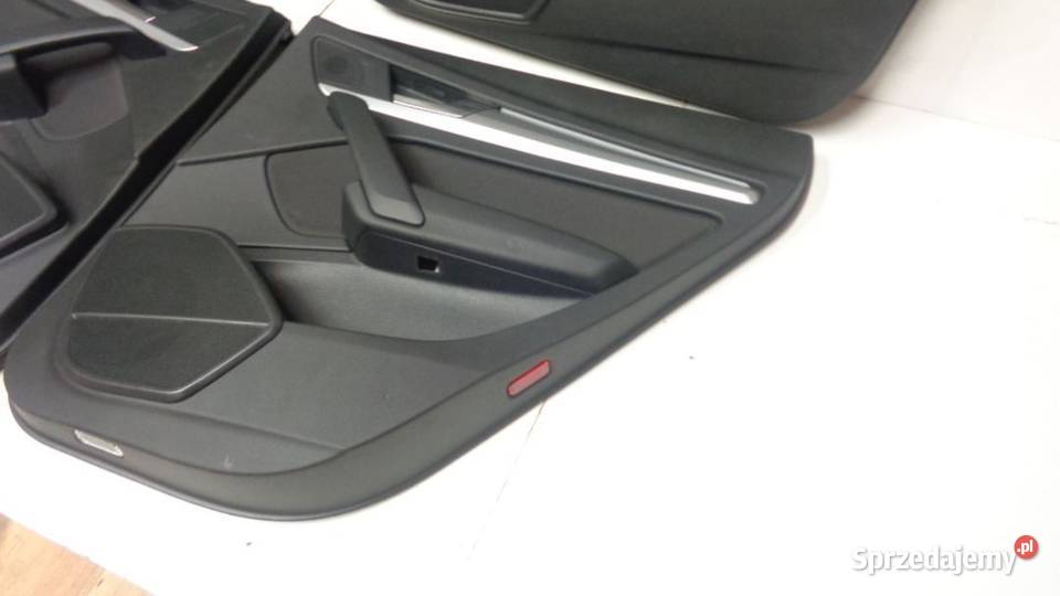 AUDI Q5 80A TAPICERKA DRZWI PRAWA TYŁ Rakoniewice