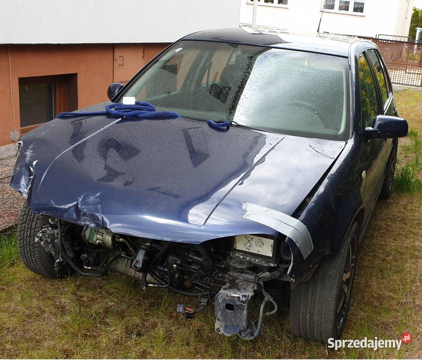 Volkswagen Golf 4 Uszkodzony 16 benzyna 1999 Golf Chojnice