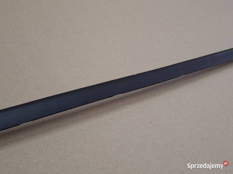 SEAT LEON IV 4 LISTWA SZYBY CZOŁOWEJ PRAWA Bieleń