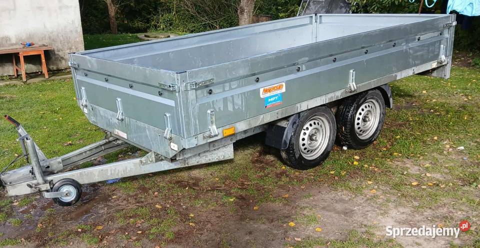 Przyczepka samochodowa platforma Uchanie