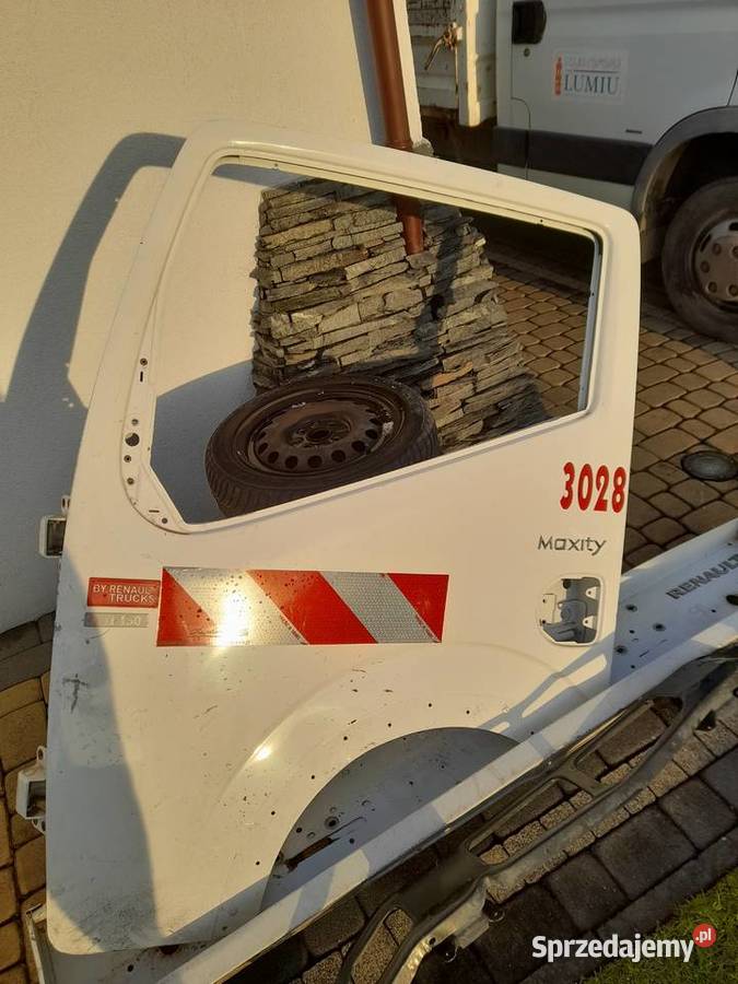 Drzwi lewe Maxity Cabstar STAN części blacharskie