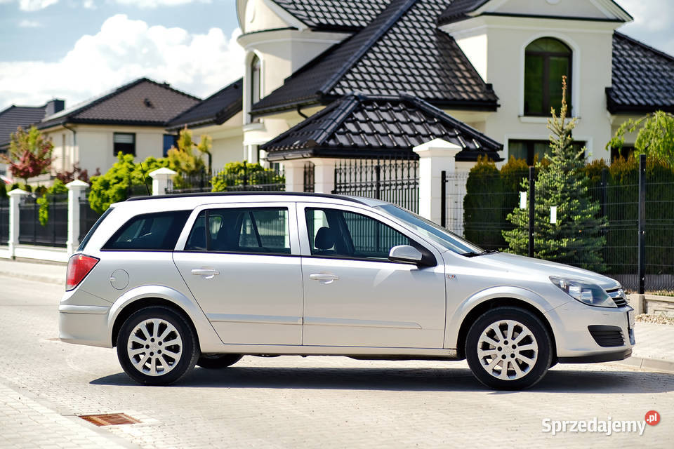 Opel Astra H zadbana klima kombi 16benzyna manualna Białystok