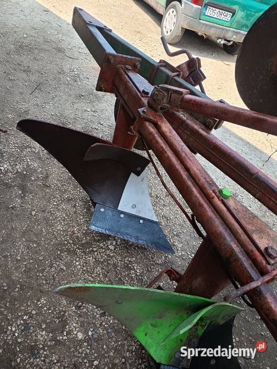 Siewnik zbożowy PoznaniakPług 2 skibowy Magonie