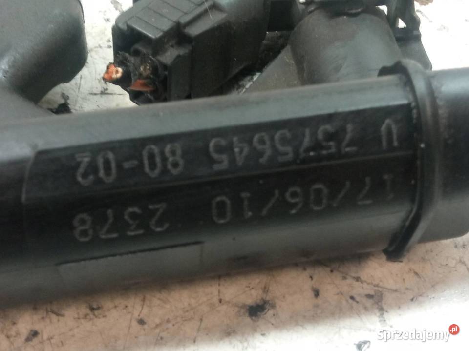 LISTWA WTRYSKOWA 7575645 16 VTI THP Peugeot 3008 osobowe