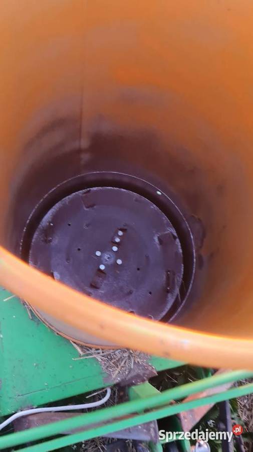 Ścielarka słomy do truskawek Czarnków