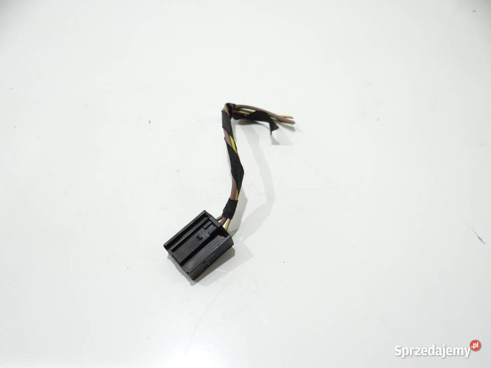 KOSTKA WTYCZKA LAMPY TYŁ W KLAPĘ BMW E92 OE Części samochodowe