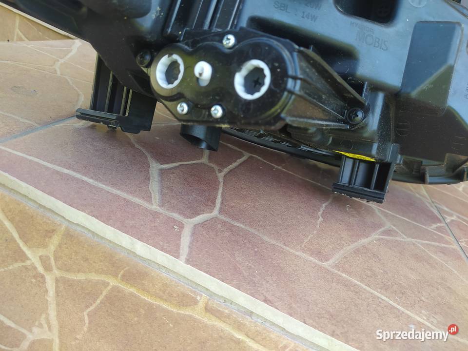 Reflektor lewy Hyundai i30 sprzedam