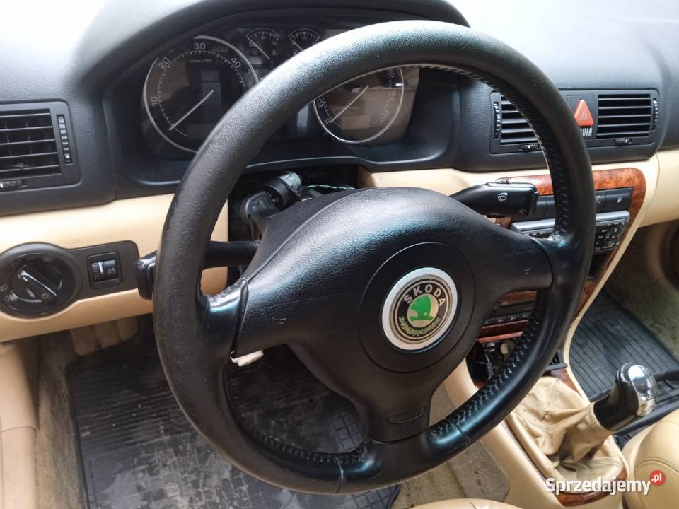 Wnętrze fotele skórzane Skoda Octavia Laurin podkarpackie