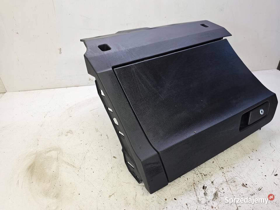 SCHOWEK PASAŻERA AUDI Q3 F3 83A 83B857035 Przystajń