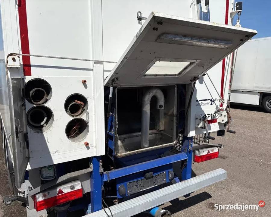 Naczepa z wydmuchem do sruty padzy więcej niż 2 mazowieckie