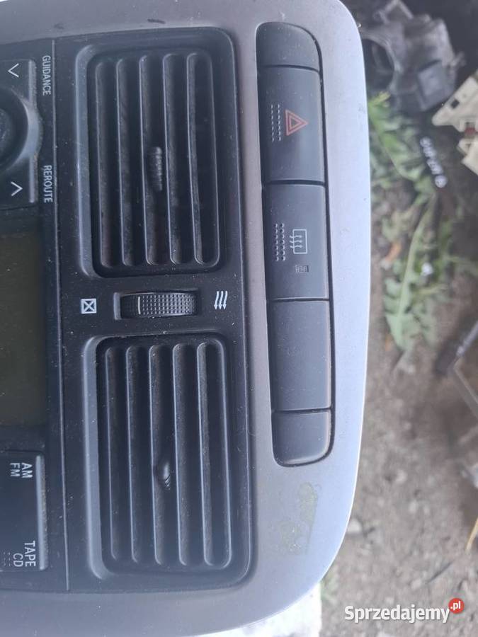Panel Środkowy Radio Klimatyzacja Toyota Avensis osobowe Wisznice sprzedam