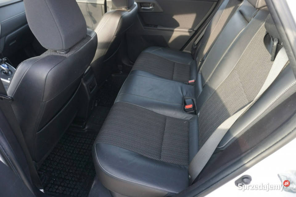 Toyota Auris 18 136 Hybrid AUT II 2012 136KM Lublin