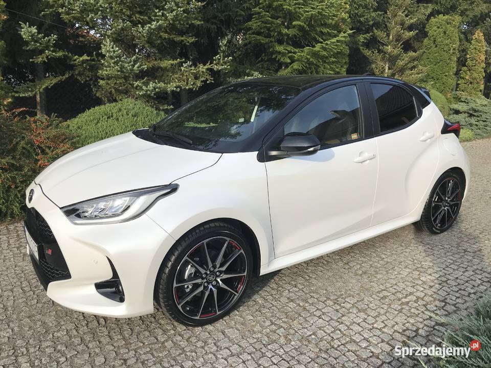 TOYOTA YARIS GR 116 biała perła Kleczew